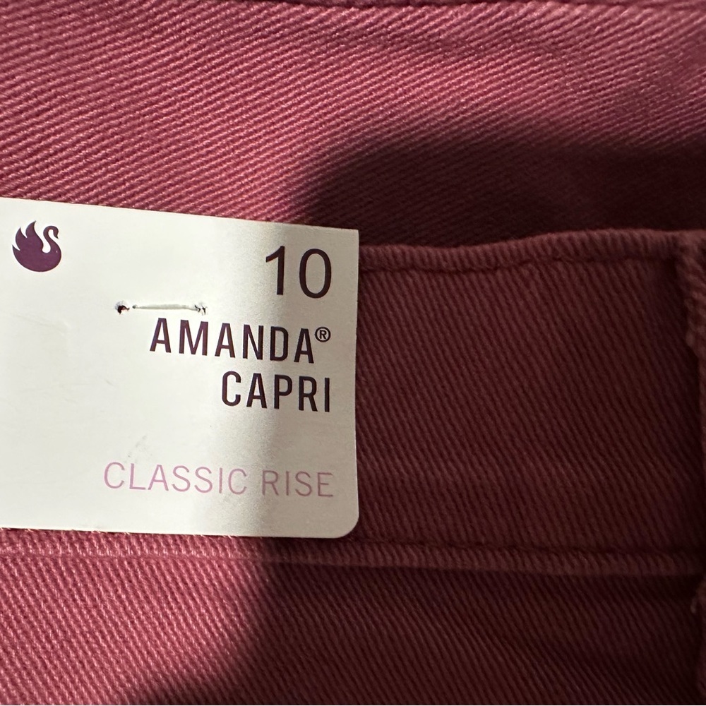 Gloria Vanderbilt Amanda Capri Pants - Picture 9 of 15